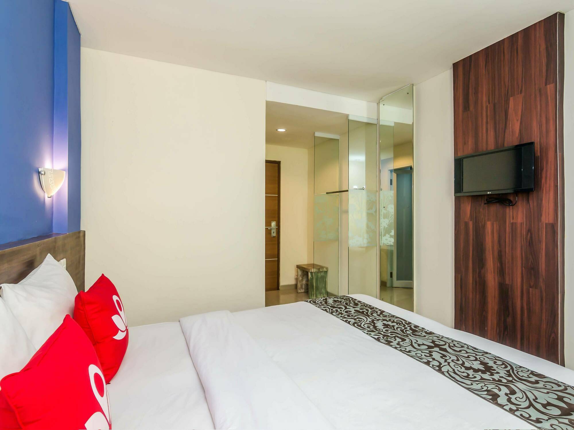 Zen Rooms Basic Jimbaran Taman Mulia Экстерьер фото