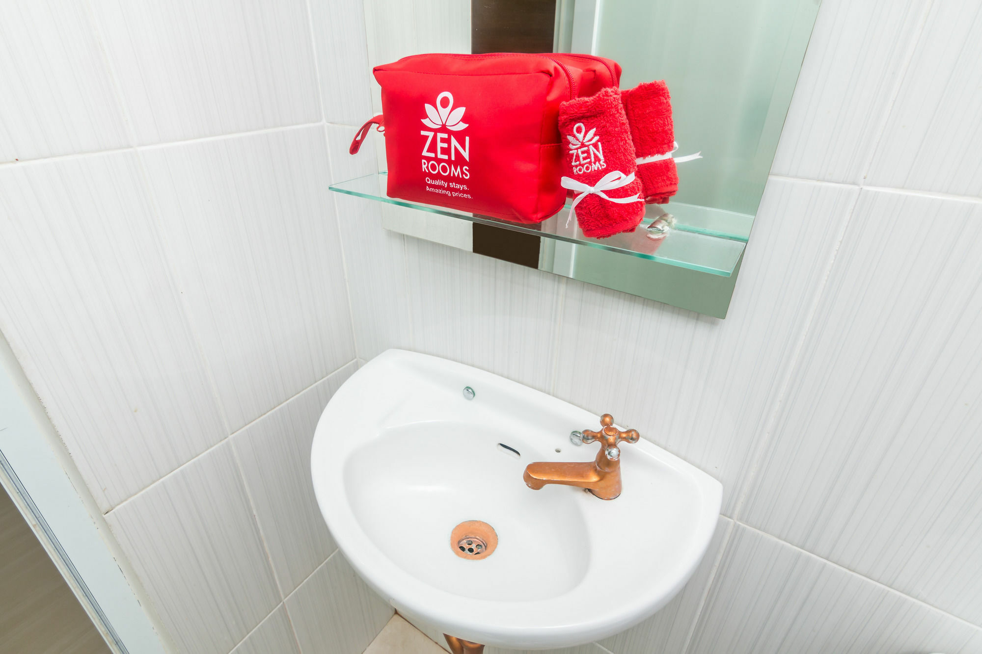 Zen Rooms Basic Jimbaran Taman Mulia Экстерьер фото