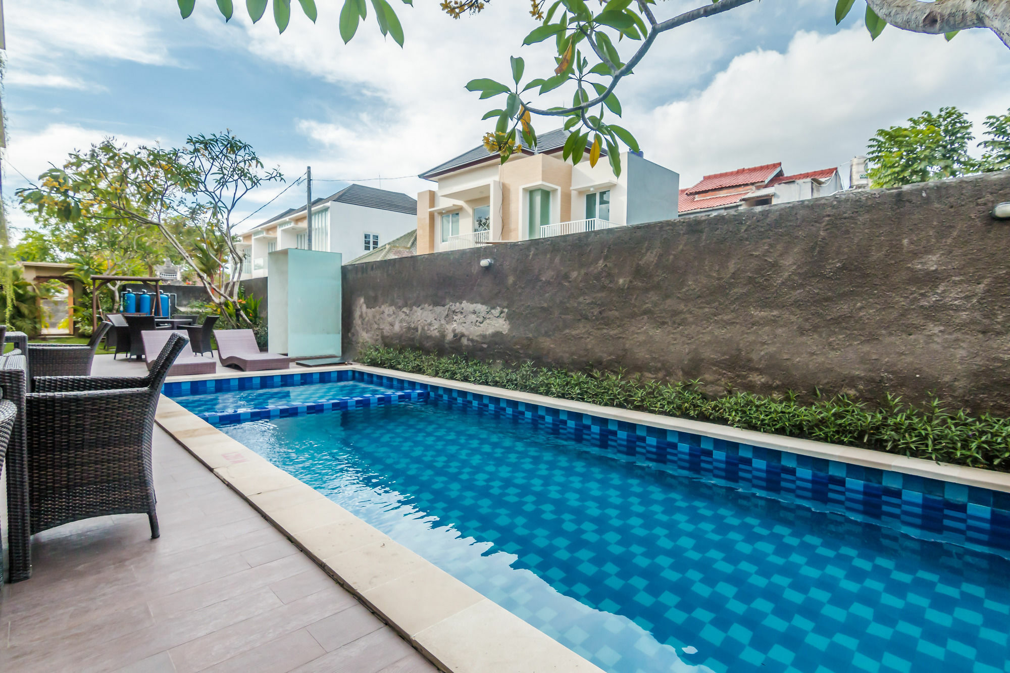 Zen Rooms Basic Jimbaran Taman Mulia Экстерьер фото